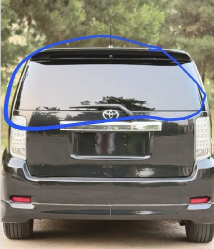 Заднее тёмное стекло для Toyota rumion